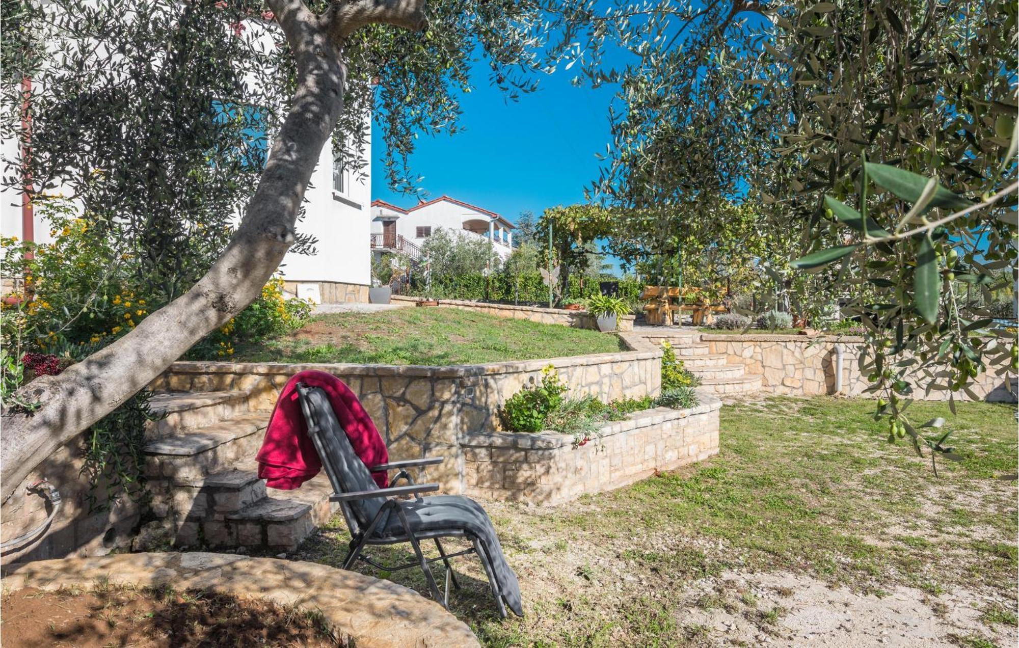 Gorgeous Apartment In Musalez With Kitchen Εξωτερικό φωτογραφία
